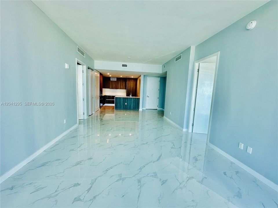 En Venta: $1,250,000 (2 camas, 2 baños, 1361 Pies cuadrados)