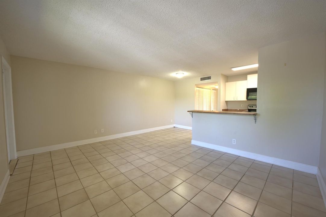 1523 living room 2