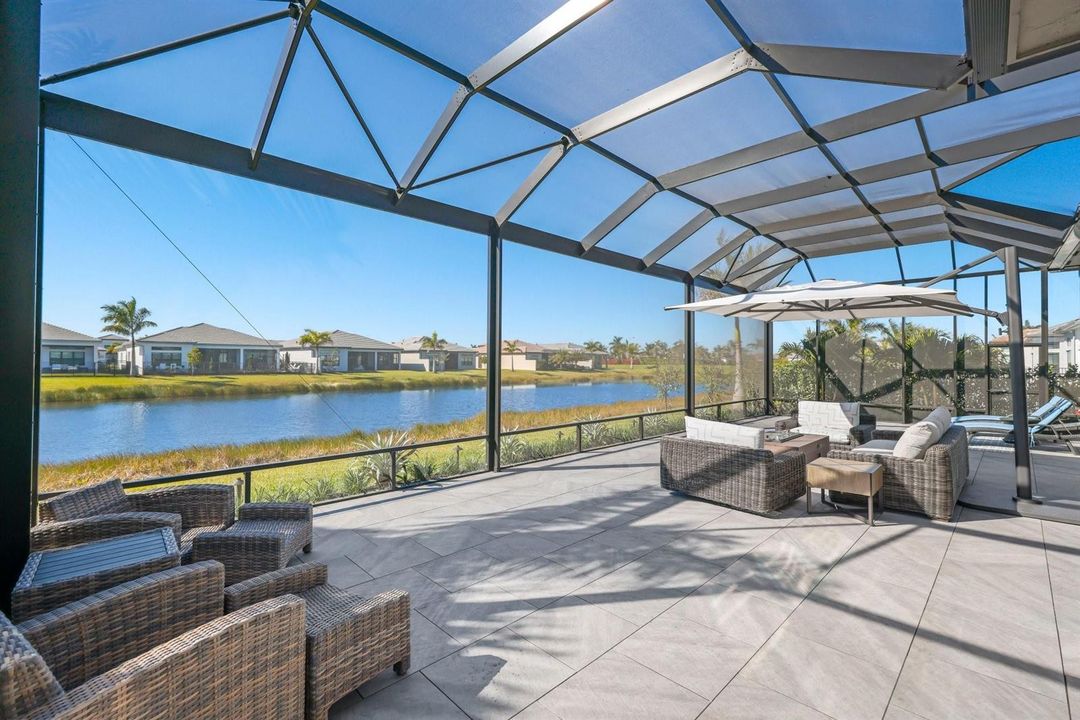 Fully-screened patio