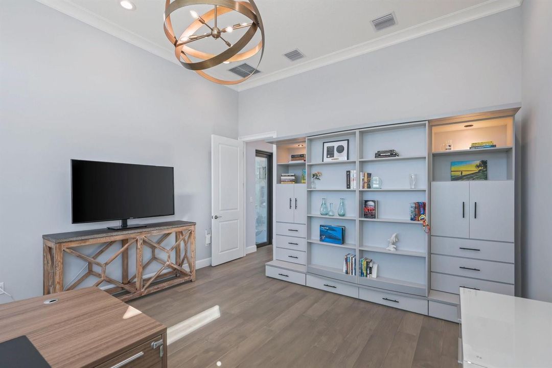 Office doubles as xtra guest room