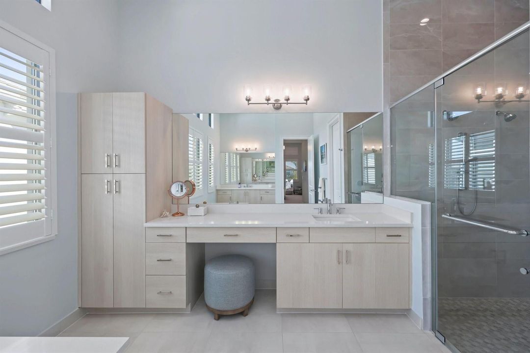 En suite Bath