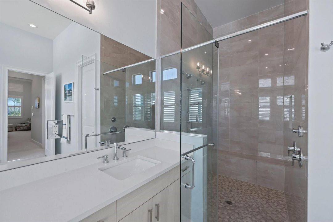 Glass shower