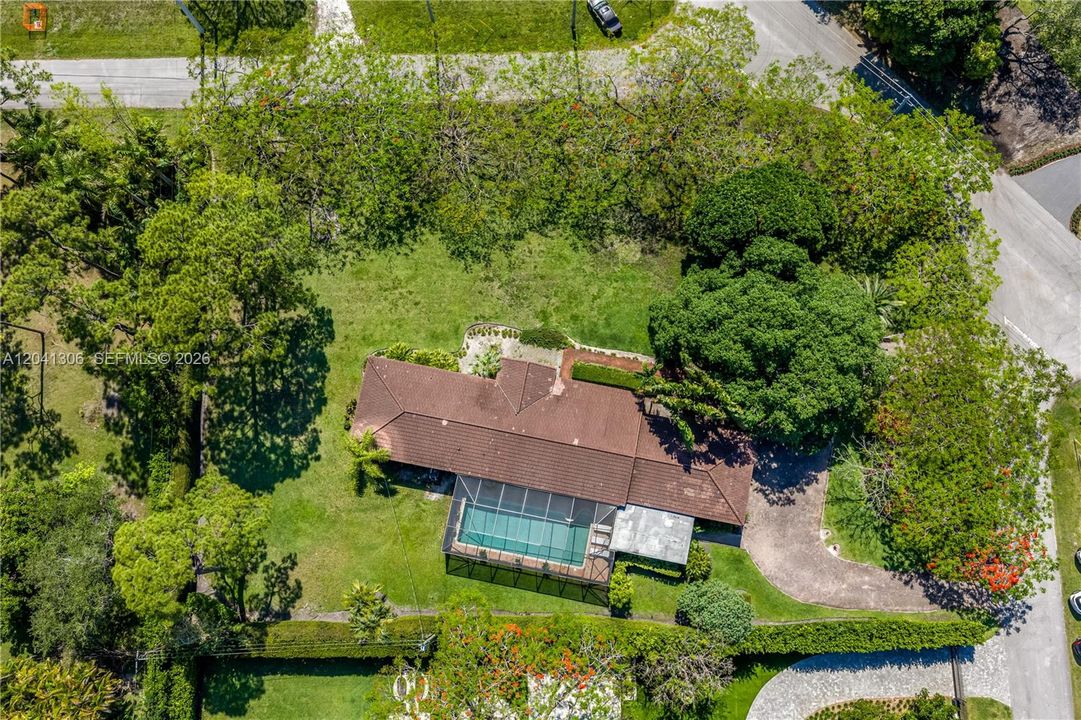 В аренду: $13,500 (5 спален, 2 ванн, 2597 Квадратных фут)