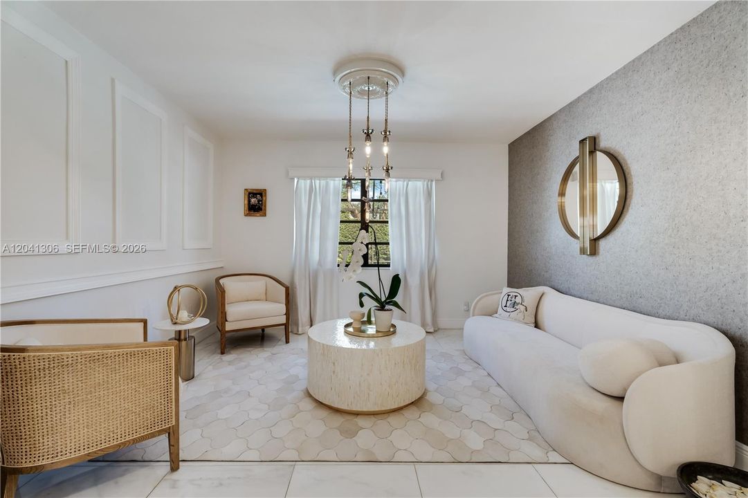В аренду: $13,500 (5 спален, 2 ванн, 2597 Квадратных фут)