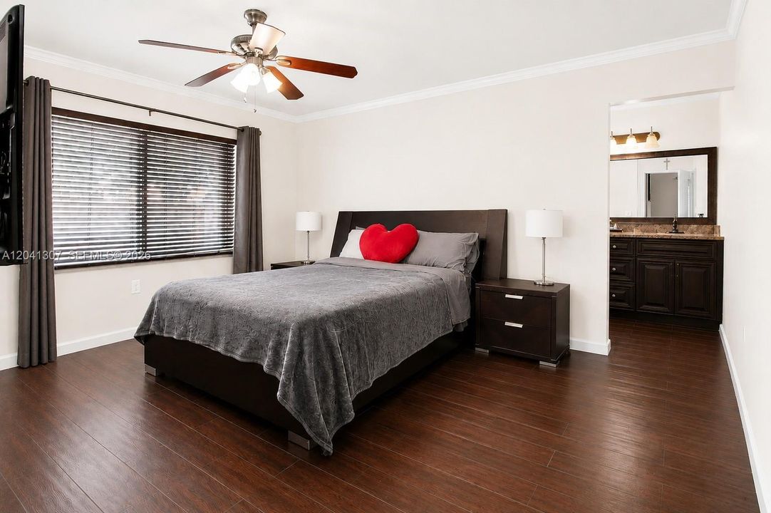 For Sale: $529,900 (3 beds, 2 baths, 1423 Square Feet)