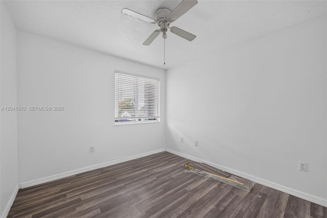 For Sale: $570,000 (4 beds, 3 baths, 1914 Square Feet)