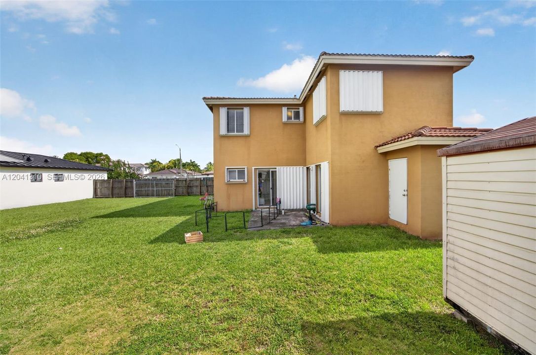 For Sale: $570,000 (4 beds, 3 baths, 1914 Square Feet)