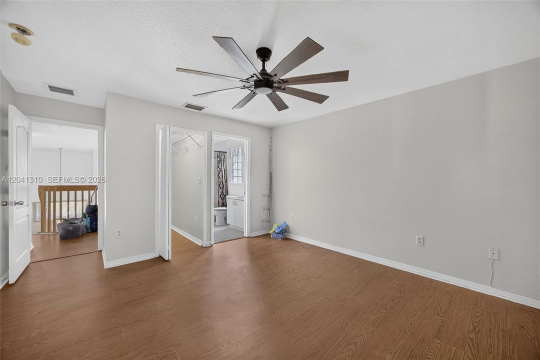 For Sale: $570,000 (4 beds, 3 baths, 1914 Square Feet)