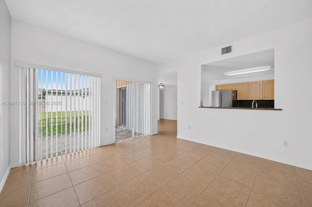 For Sale: $570,000 (4 beds, 3 baths, 1914 Square Feet)