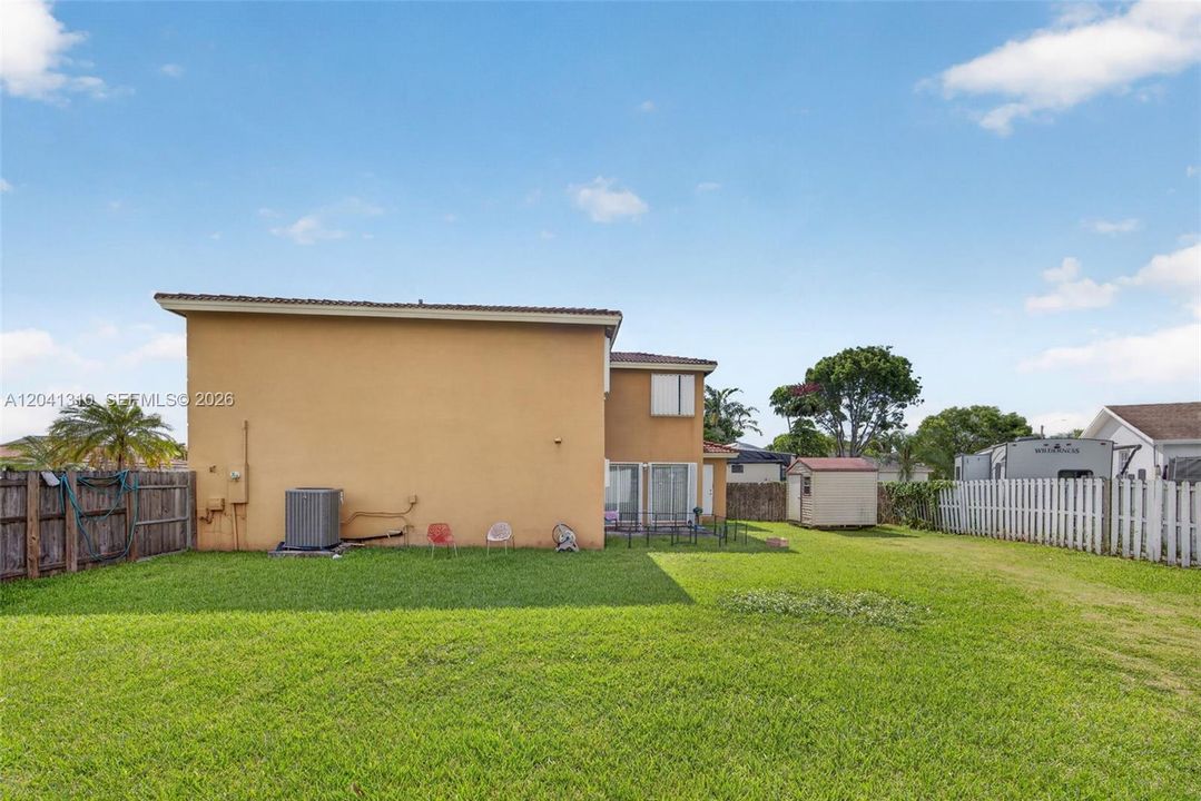 For Sale: $570,000 (4 beds, 3 baths, 1914 Square Feet)