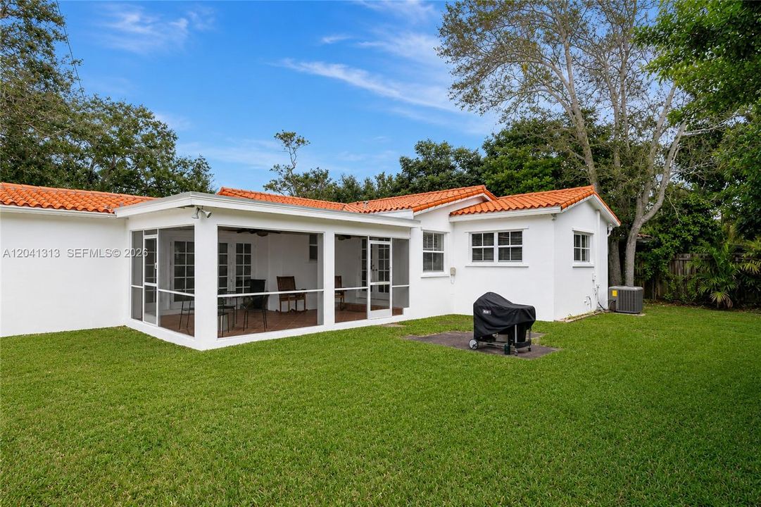 En Renta: $5,200 (3 camas, 2 baños, 1743 Pies cuadrados)
