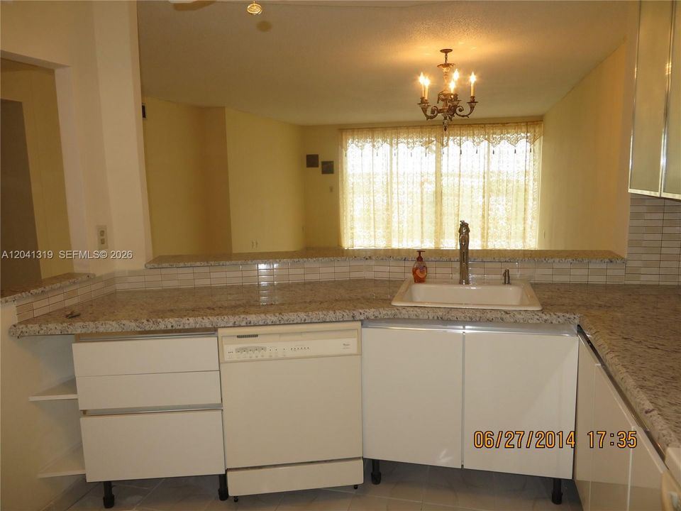 For Sale: $210,000 (2 beds, 2 baths, 1317 Square Feet)