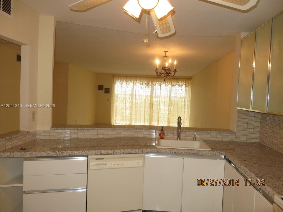 For Sale: $210,000 (2 beds, 2 baths, 1317 Square Feet)