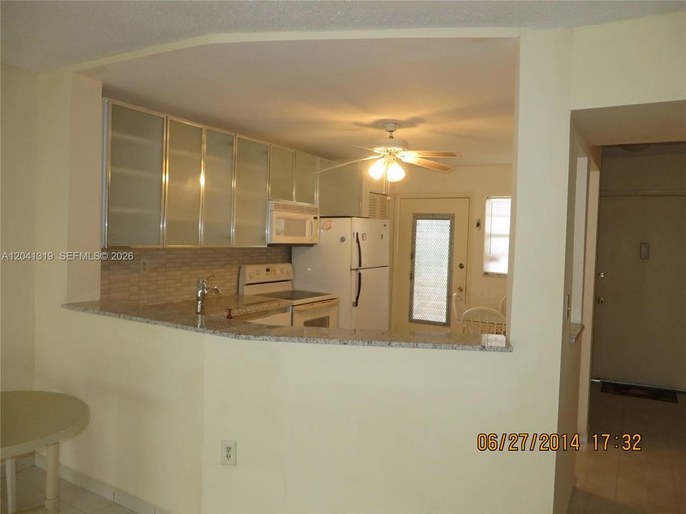 For Sale: $210,000 (2 beds, 2 baths, 1317 Square Feet)