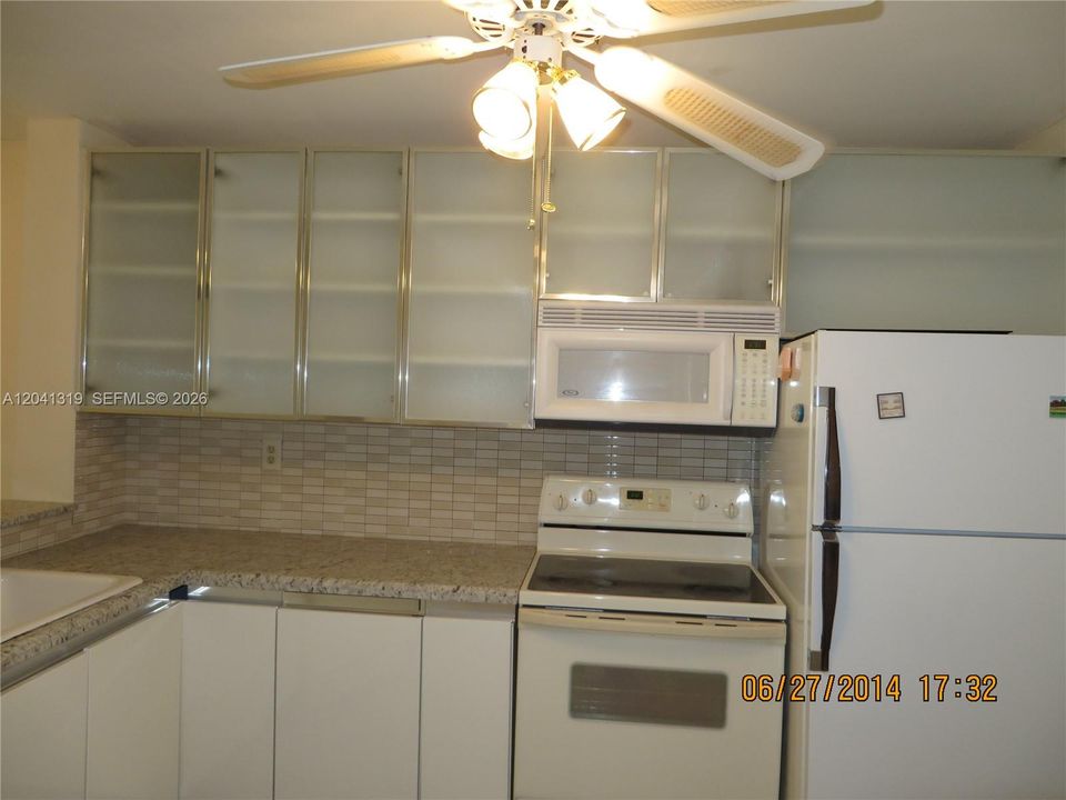 For Sale: $210,000 (2 beds, 2 baths, 1317 Square Feet)