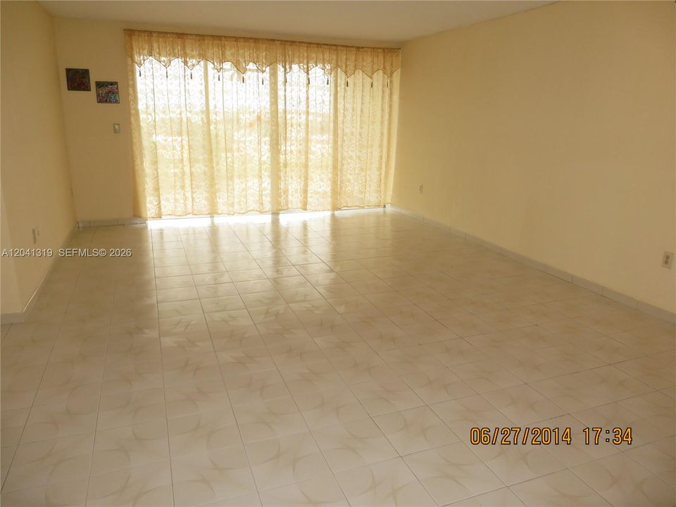For Sale: $210,000 (2 beds, 2 baths, 1317 Square Feet)