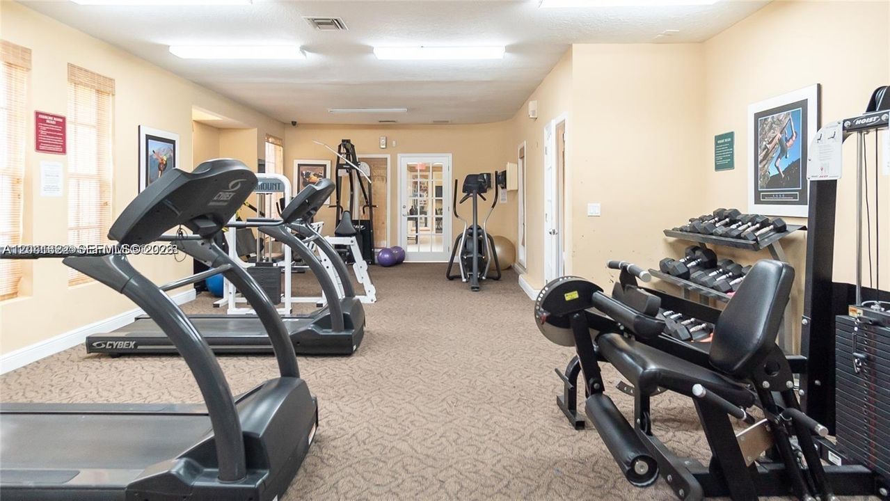 For Sale: $170,000 (1 beds, 1 baths, 785 Square Feet)