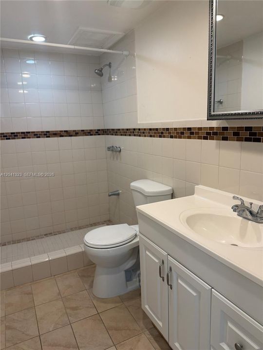 En Venta: $240,000 (2 camas, 2 baños, 960 Pies cuadrados)