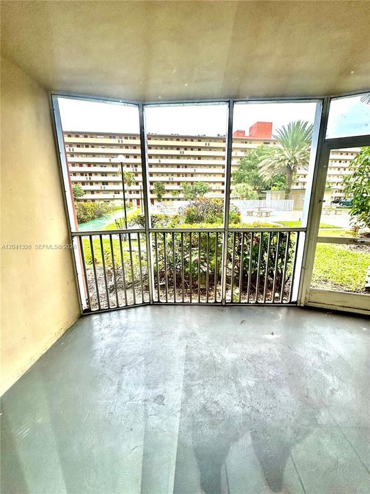 В аренду: $1,700 (1 спален, 1 ванн, 1036 Квадратных фут)