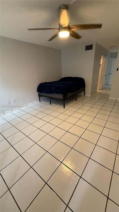 В аренду: $1,700 (1 спален, 1 ванн, 1036 Квадратных фут)