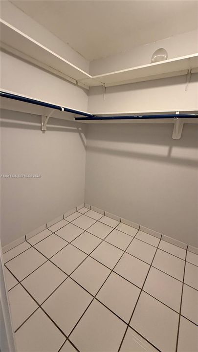 В аренду: $1,700 (1 спален, 1 ванн, 1036 Квадратных фут)