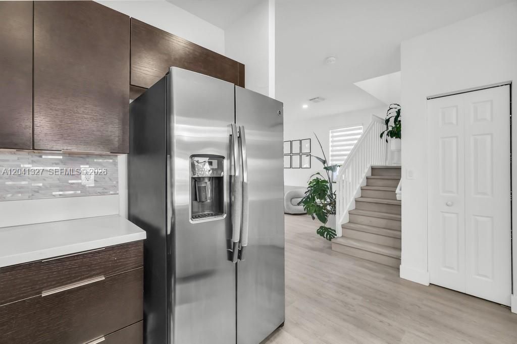 На продажу: $669,000 (3 спален, 3 ванн, 1962 Квадратных фут)