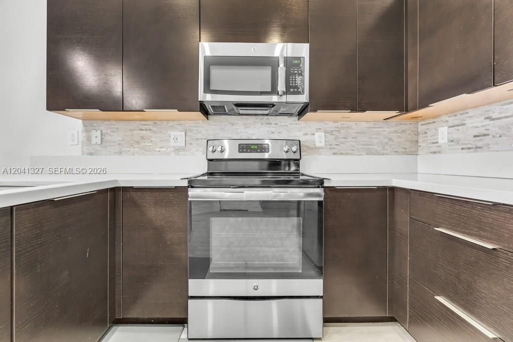 На продажу: $669,000 (3 спален, 3 ванн, 1962 Квадратных фут)