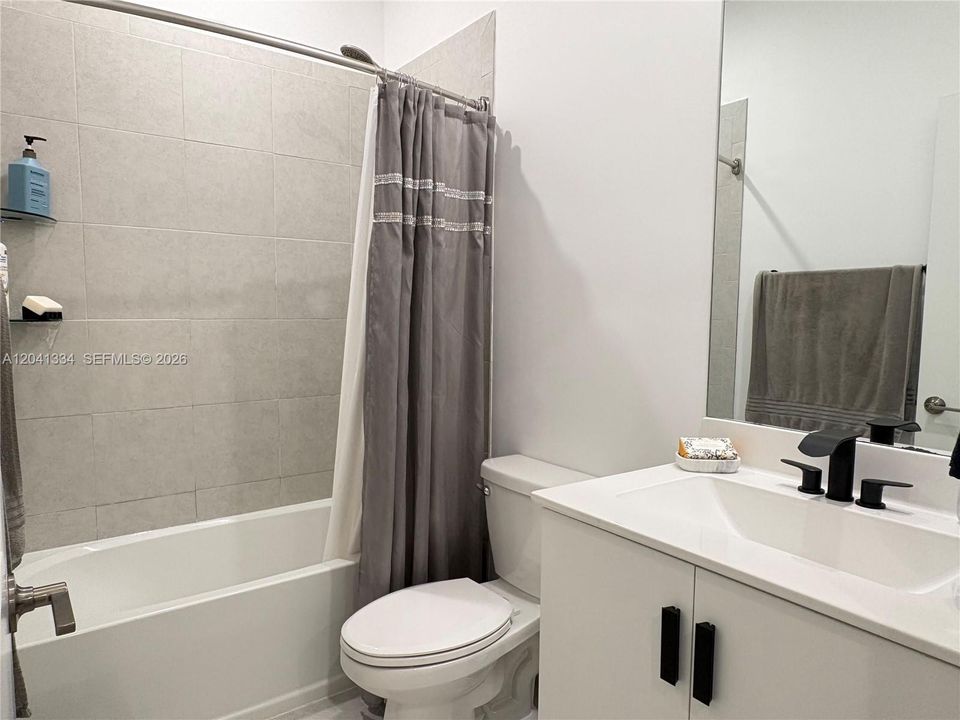 En Venta: $499,000 (3 camas, 2 baños, 1412 Pies cuadrados)