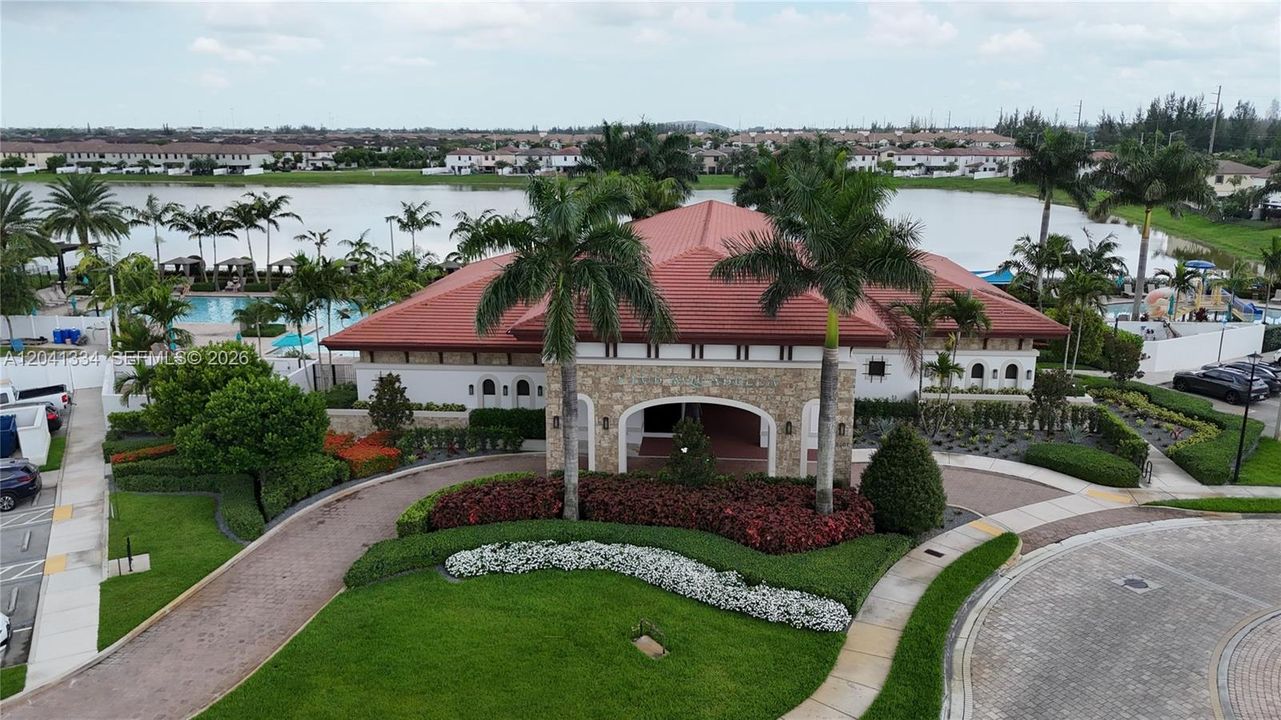 En Venta: $499,000 (3 camas, 2 baños, 1412 Pies cuadrados)