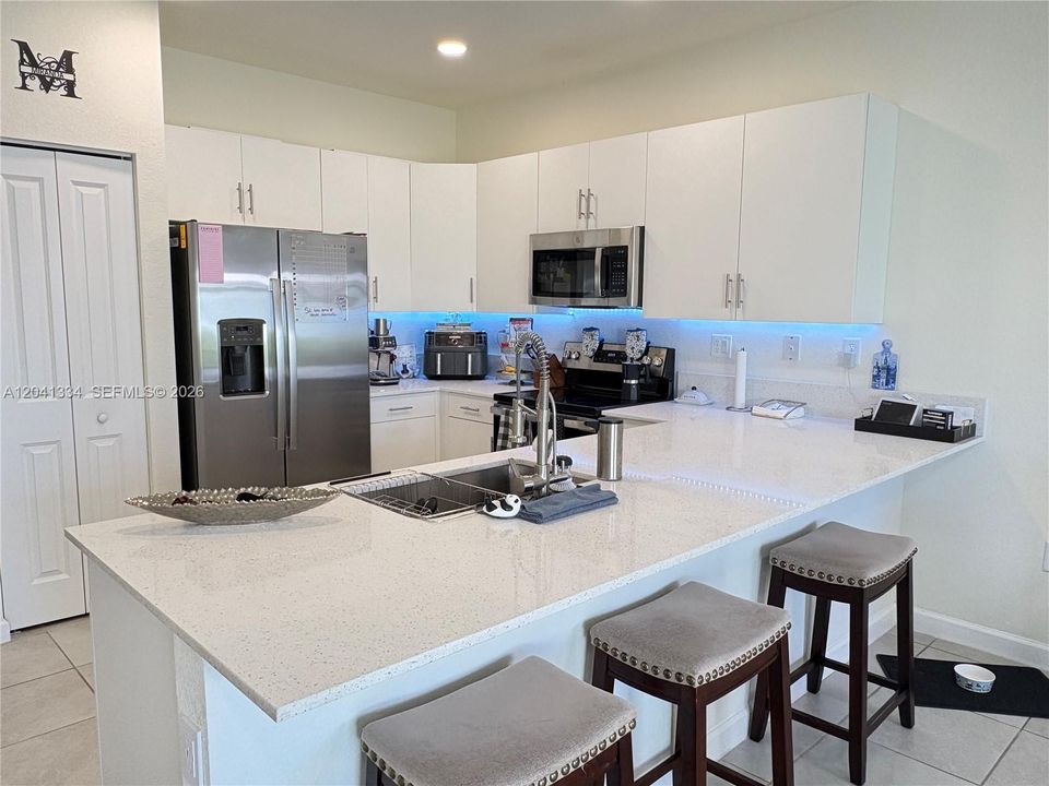 En Venta: $499,000 (3 camas, 2 baños, 1412 Pies cuadrados)