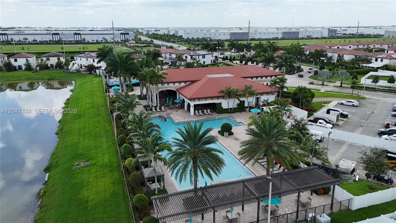En Venta: $499,000 (3 camas, 2 baños, 1412 Pies cuadrados)