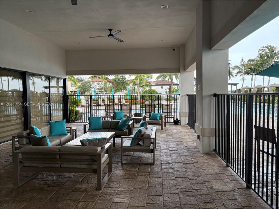 En Venta: $499,000 (3 camas, 2 baños, 1412 Pies cuadrados)