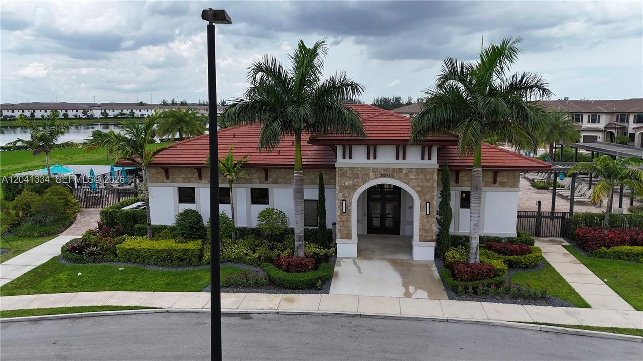 En Venta: $499,000 (3 camas, 2 baños, 1412 Pies cuadrados)