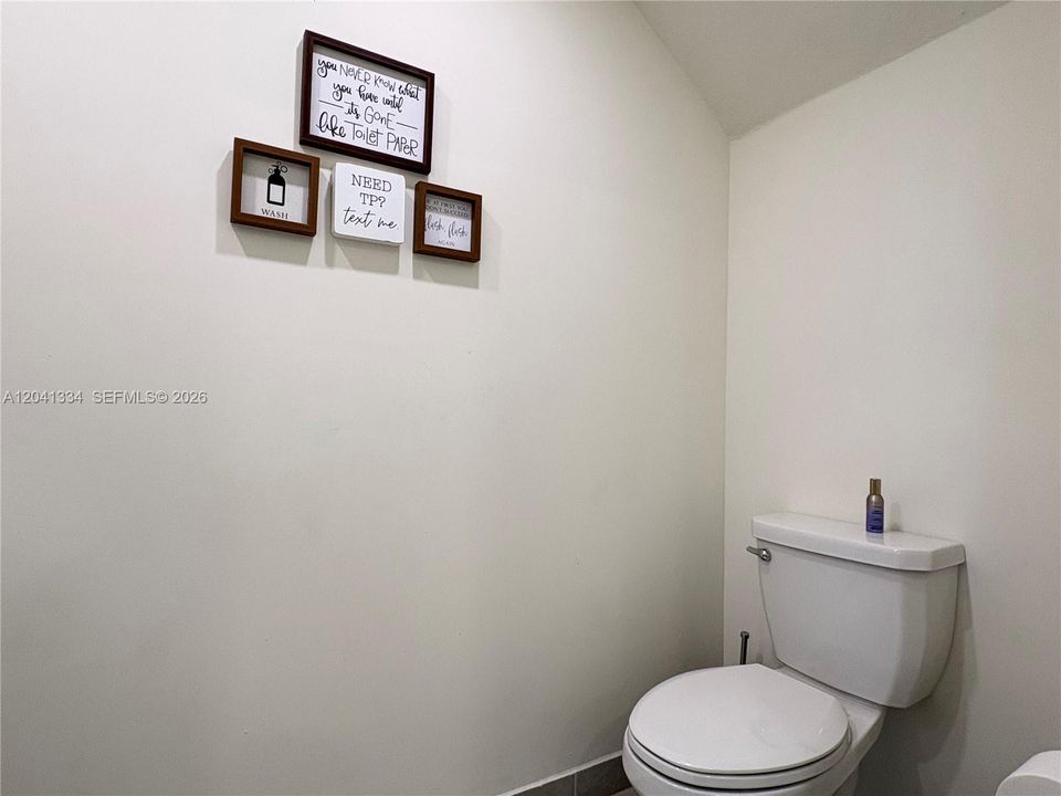 En Venta: $499,000 (3 camas, 2 baños, 1412 Pies cuadrados)