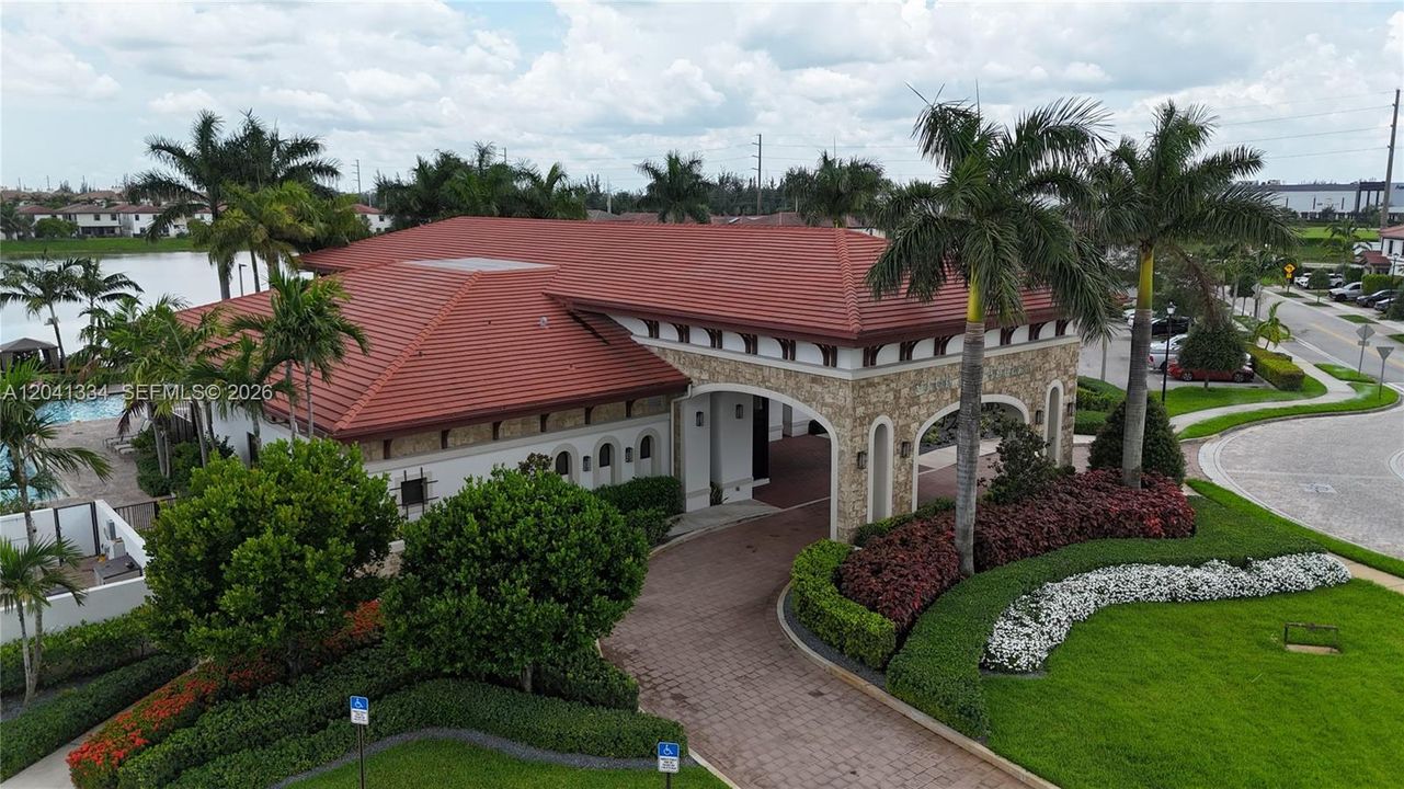 En Venta: $499,000 (3 camas, 2 baños, 1412 Pies cuadrados)
