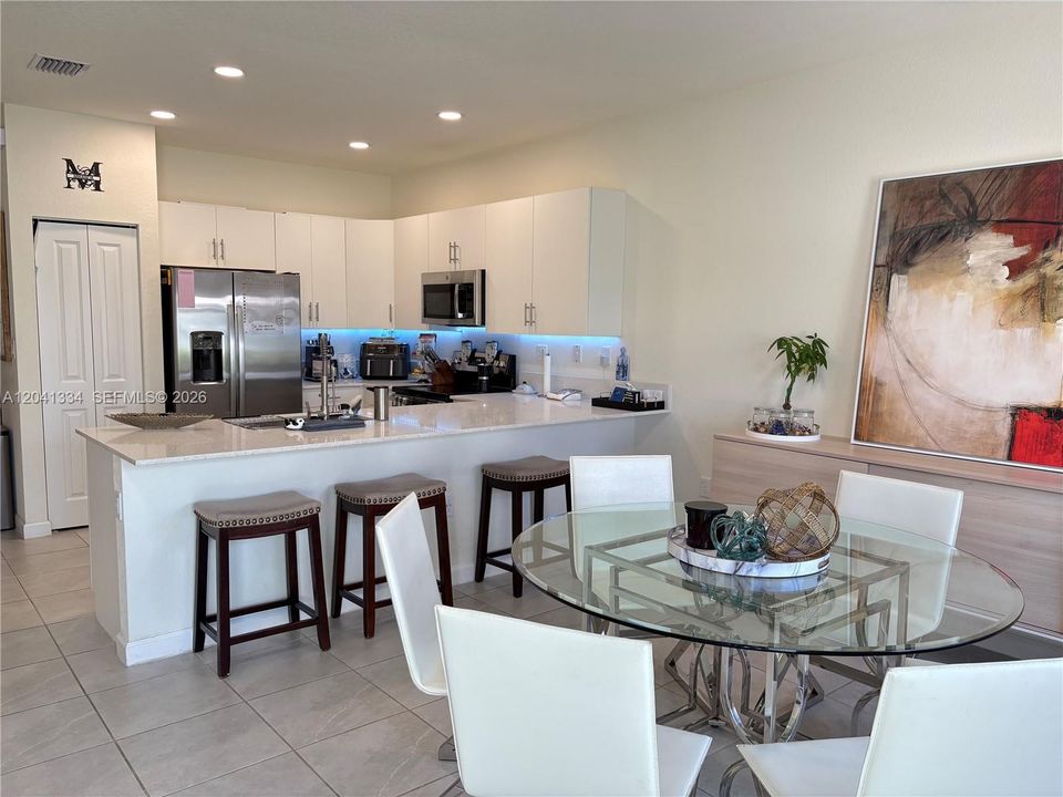 En Venta: $499,000 (3 camas, 2 baños, 1412 Pies cuadrados)