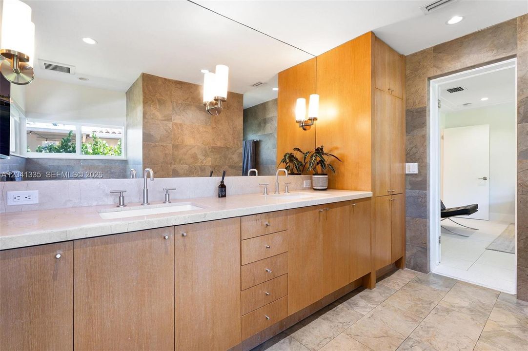 For Sale: $1,950,000 (3 beds, 3 baths, 2042 Square Feet)