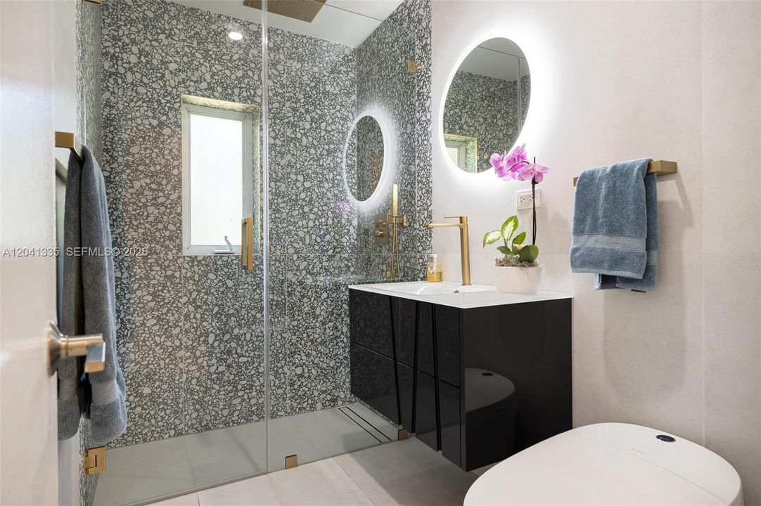 For Sale: $1,950,000 (3 beds, 3 baths, 2042 Square Feet)