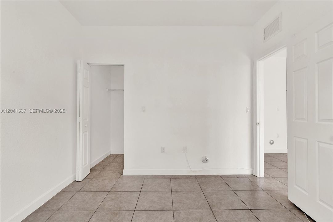 En Renta: $3,100 (4 camas, 3 baños, 1811 Pies cuadrados)