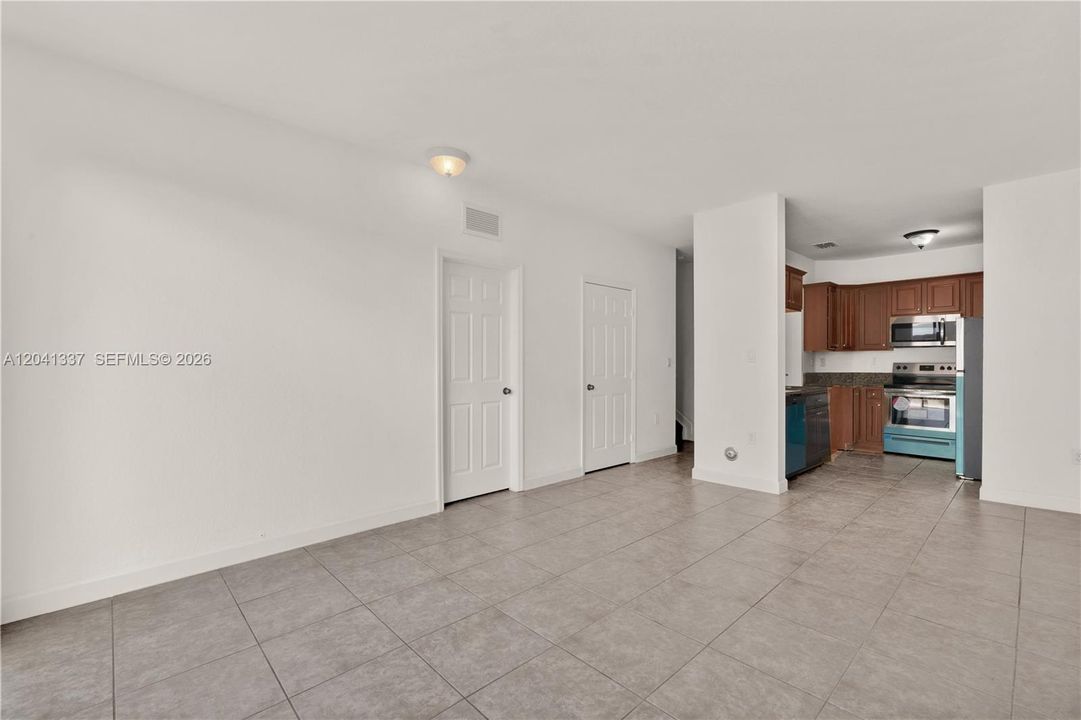 En Renta: $3,100 (4 camas, 3 baños, 1811 Pies cuadrados)