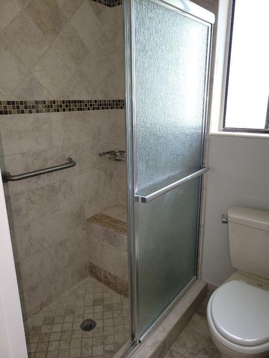 4817 ESADRA MASTER BATH 1ST FLOOR
