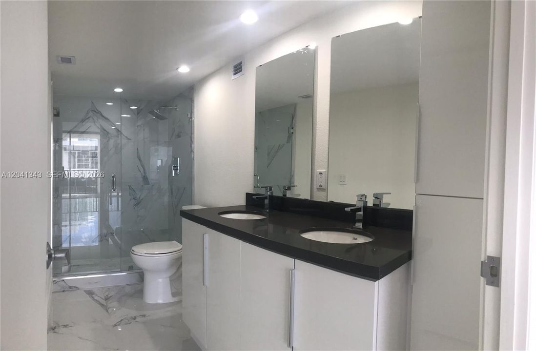 For Sale: $550,000 (1 beds, 1 baths, 1064 Square Feet)