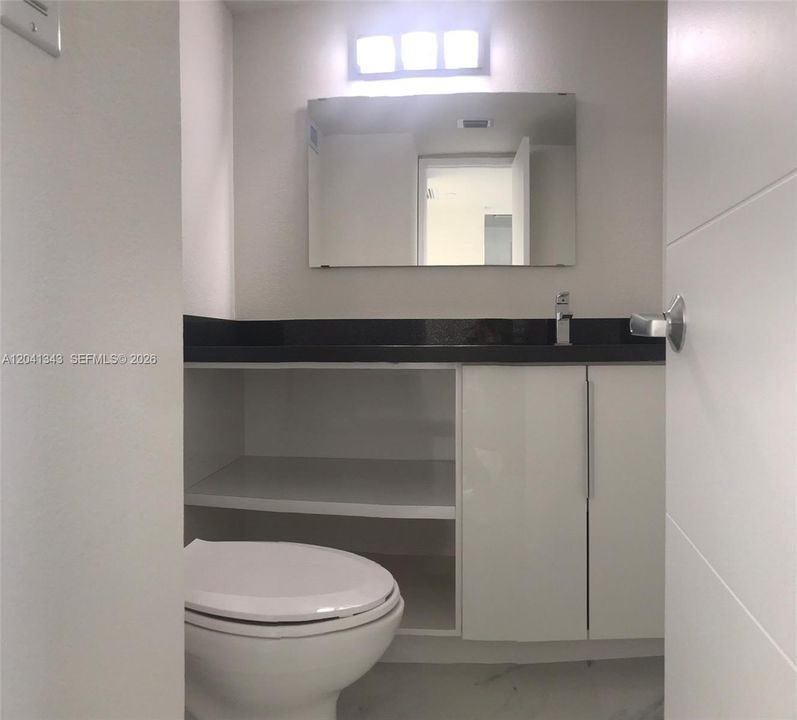 For Sale: $550,000 (1 beds, 1 baths, 1064 Square Feet)