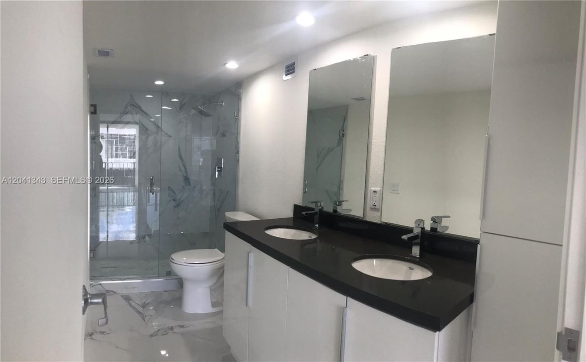 For Sale: $550,000 (1 beds, 1 baths, 1064 Square Feet)