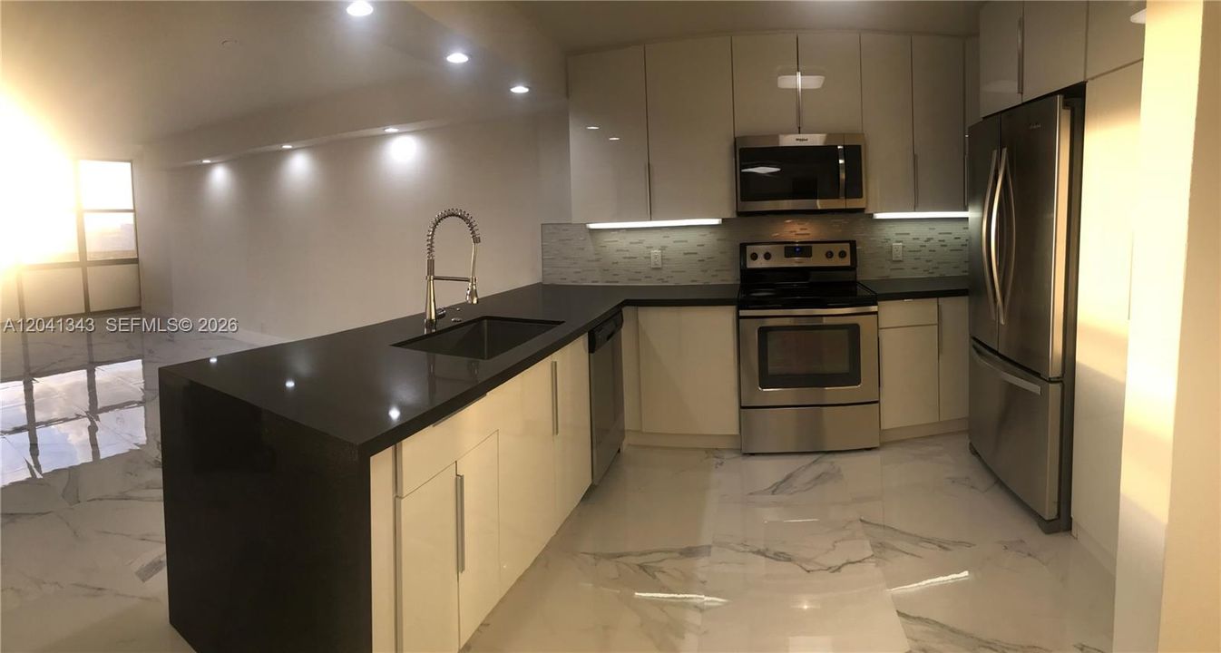 For Sale: $550,000 (1 beds, 1 baths, 1064 Square Feet)