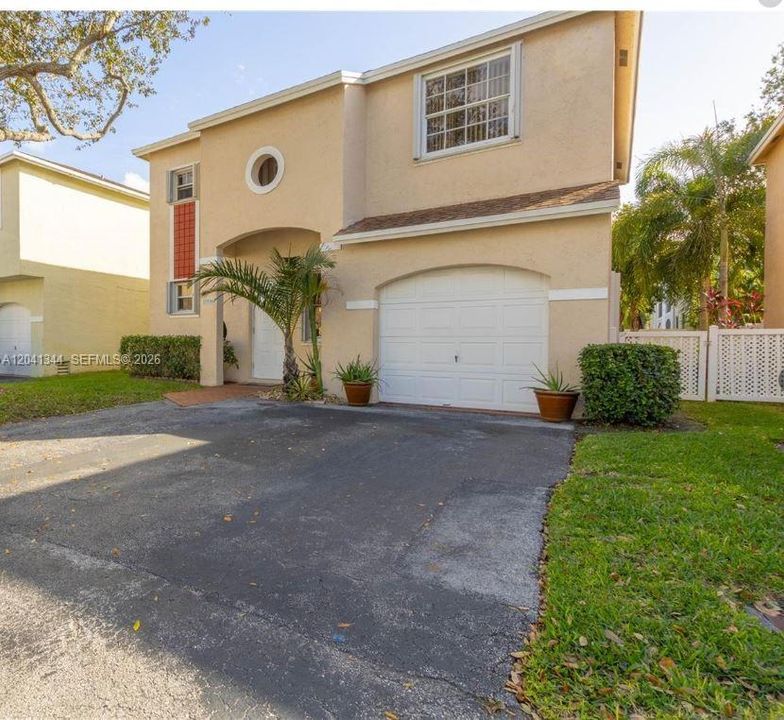 For Rent: $3,200 (3 beds, 2 baths, 1456 Square Feet)