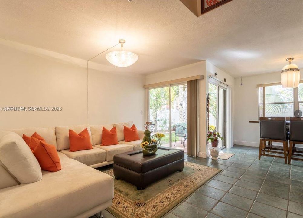 For Rent: $3,200 (3 beds, 2 baths, 1456 Square Feet)