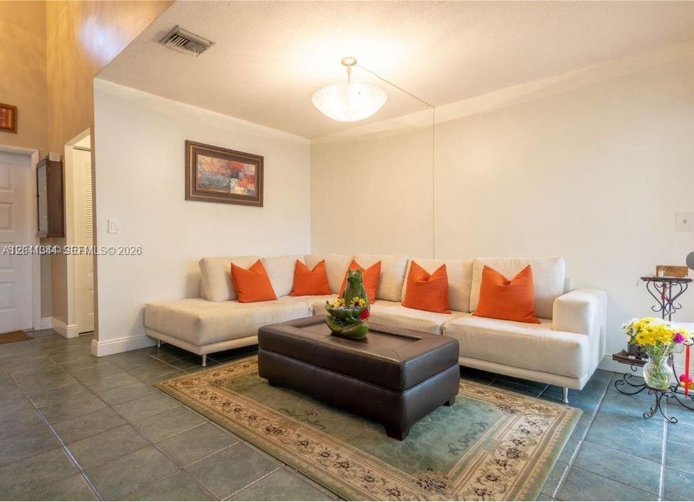 For Rent: $3,200 (3 beds, 2 baths, 1456 Square Feet)
