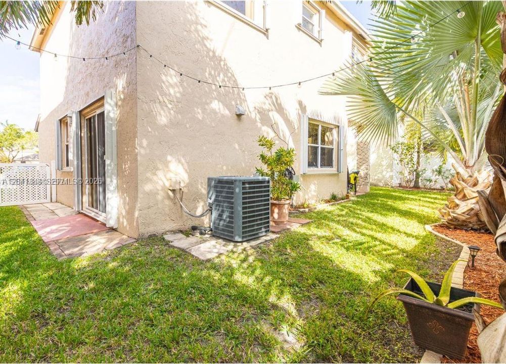 For Rent: $3,200 (3 beds, 2 baths, 1456 Square Feet)
