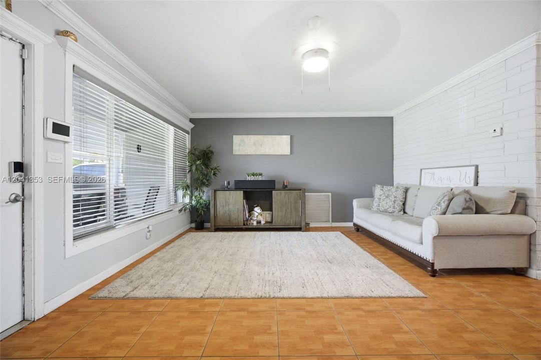 For Sale: $565,000 (4 beds, 2 baths, 1618 Square Feet)